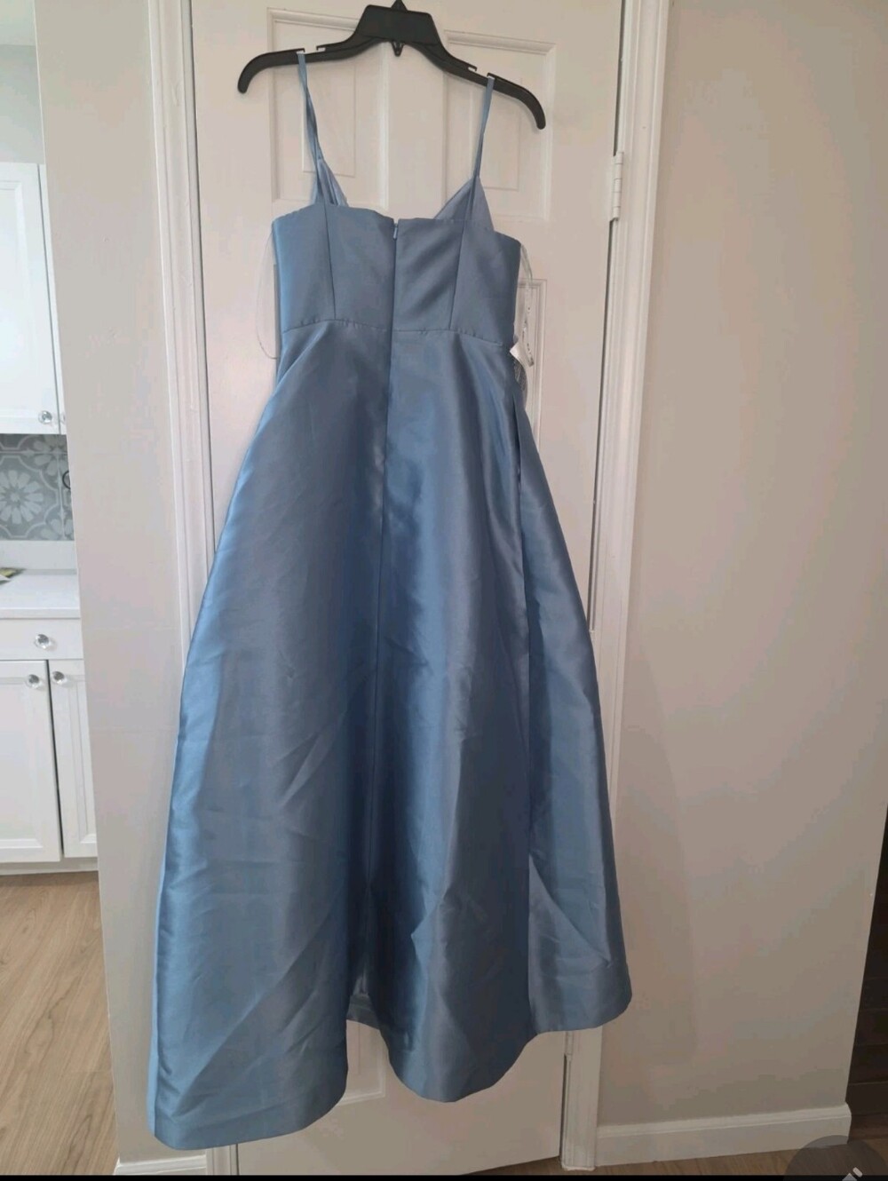 Kay Unger Eloise Satin Floral-Embellished Gown In Ice Blue Sz 4 $388 - Picture 9 of 9